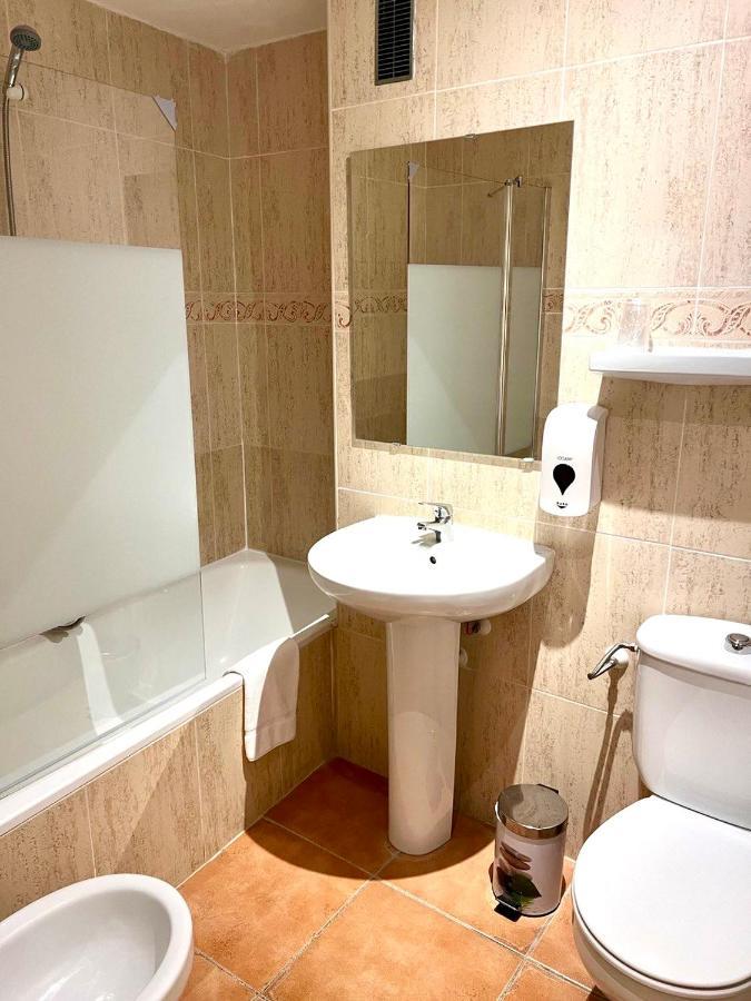 Hotel Acebo Plaza Mayor Jaca Exterior photo