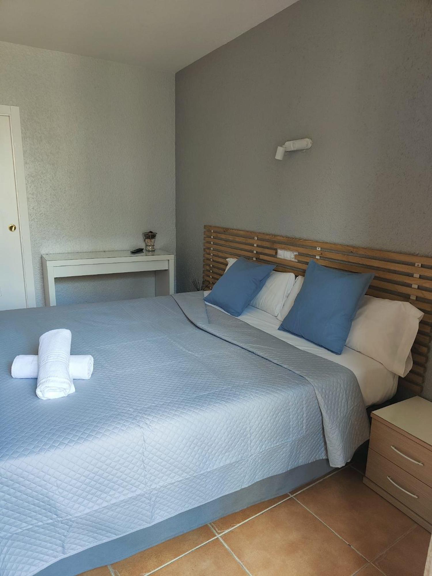 Hotel Acebo Plaza Mayor Jaca Exterior photo