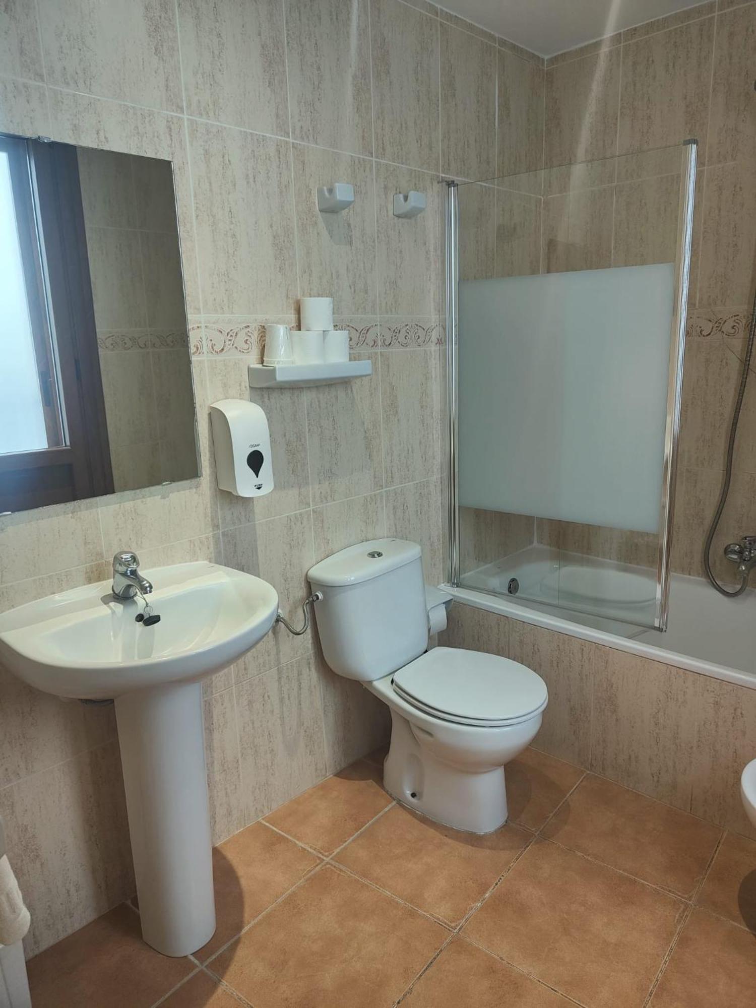 Hotel Acebo Plaza Mayor Jaca Exterior photo